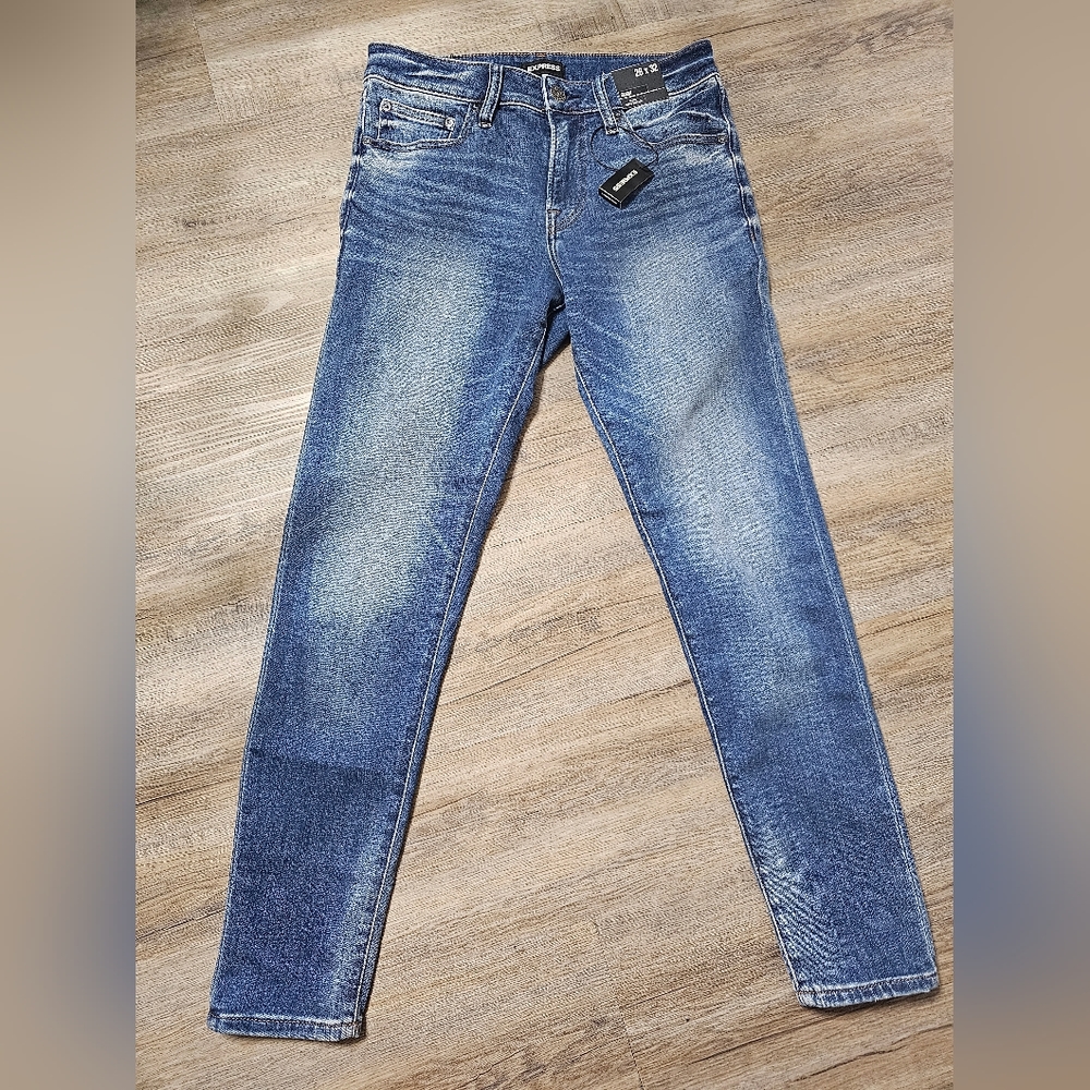 EXPRESS Mid Rise  Darkwash Ultra HyperStretch Skinny Jeans sz 28x32